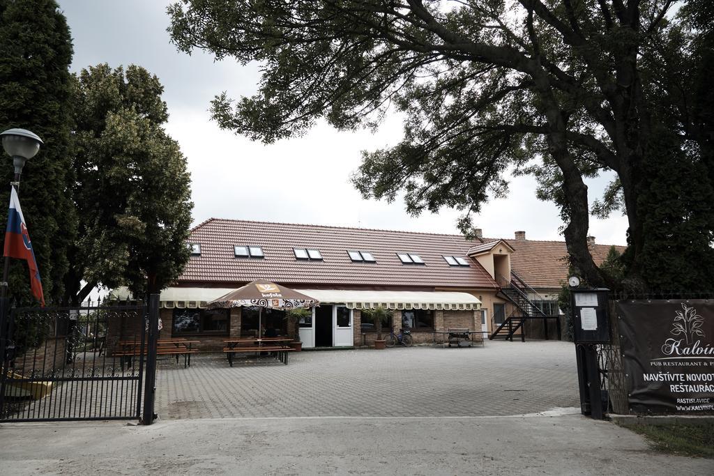 Kalvin Restaurant & Pension Rastislavice Exterior photo